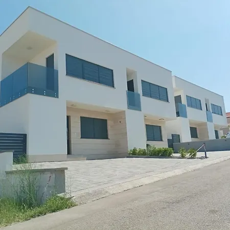 Hébergement de vacances Seaside House - Lozice, - 24443 *